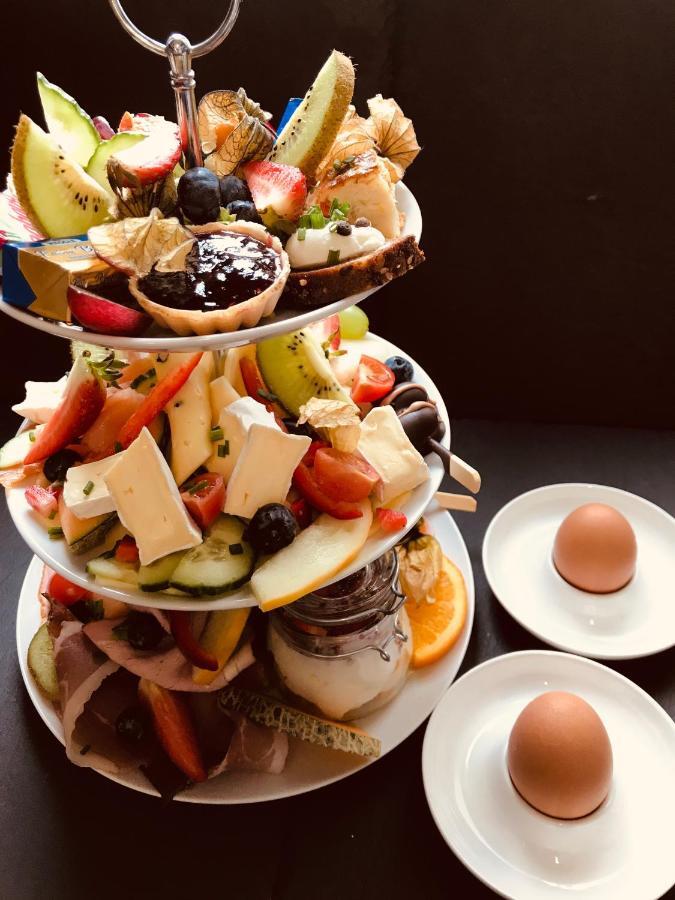 Cafe Am Donautor Hotel Kelheim Bagian luar foto