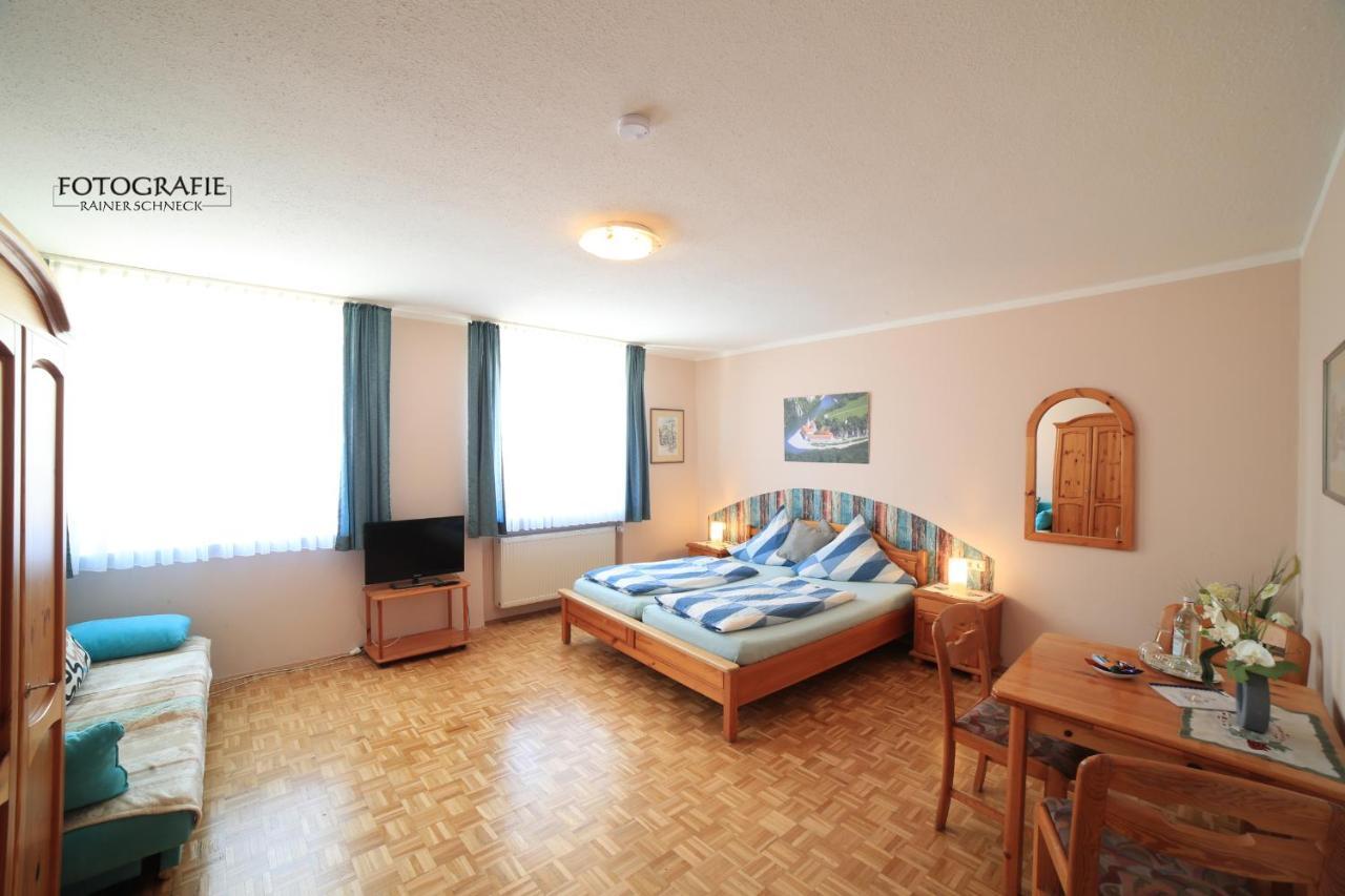 Cafe Am Donautor Hotel Kelheim Bagian luar foto